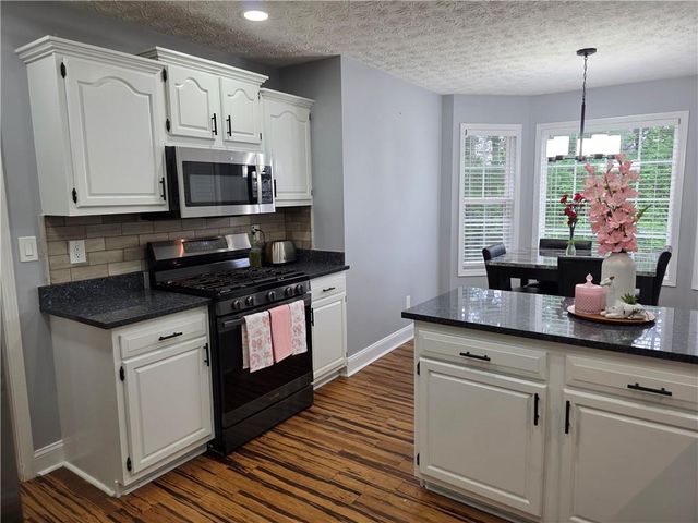 1005 Creek Run Place, Temple, GA 30179