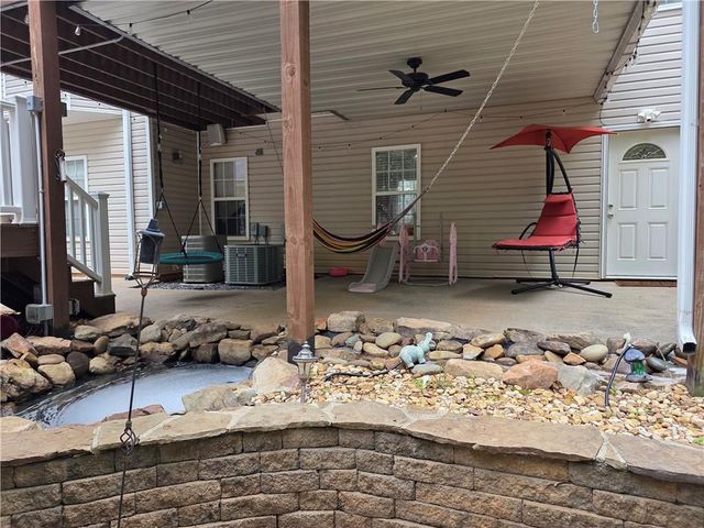 1005 Creek Run Place, Temple, GA 30179