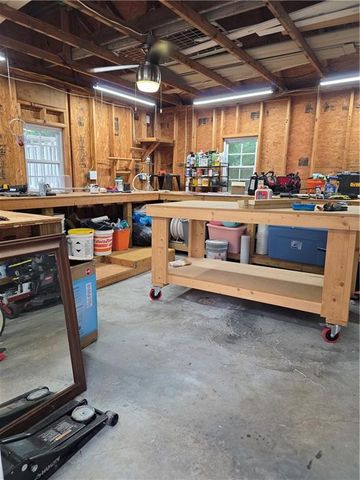 1005 Creek Run Place, Temple, GA 30179