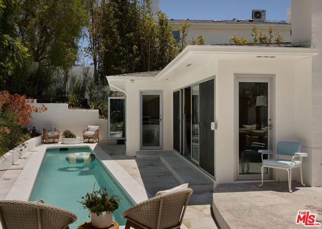 867 Berkeley Street, Santa Monica, CA 90403