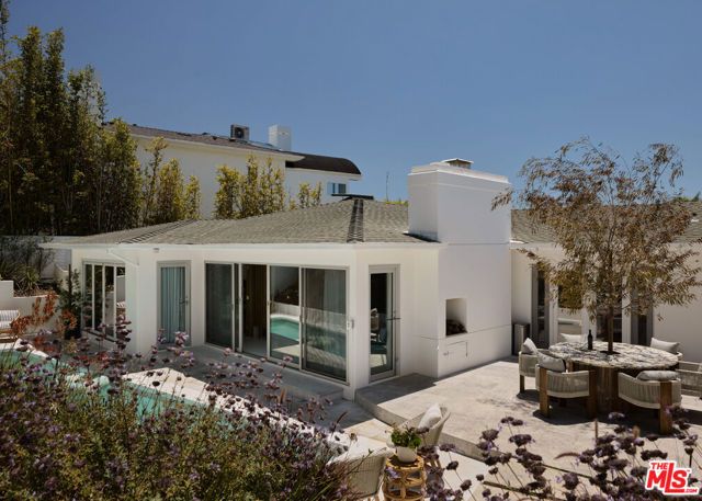 867 Berkeley Street, Santa Monica, CA 90403