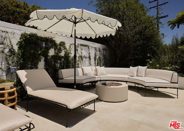 867 Berkeley Street, Santa Monica, CA 90403