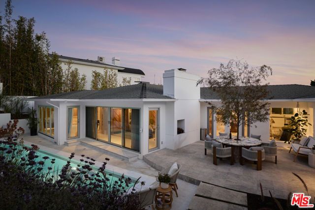 867 Berkeley Street, Santa Monica, CA 90403