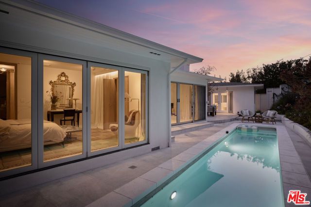 867 Berkeley Street, Santa Monica, CA 90403