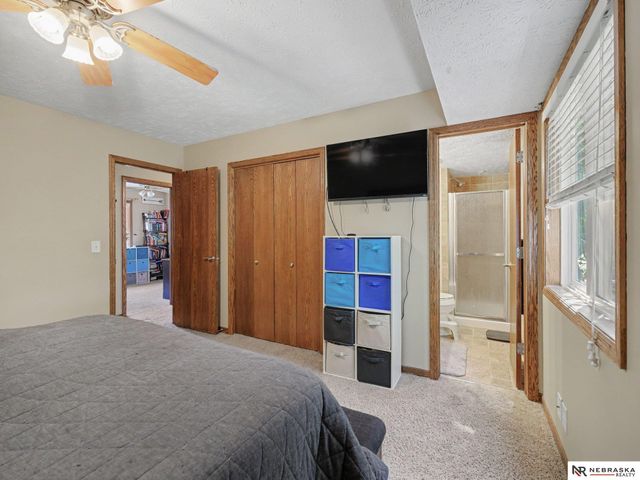 904 Evergreen Avenue, Bellevue, NE 68005