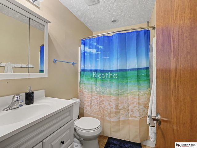 904 Evergreen Avenue, Bellevue, NE 68005