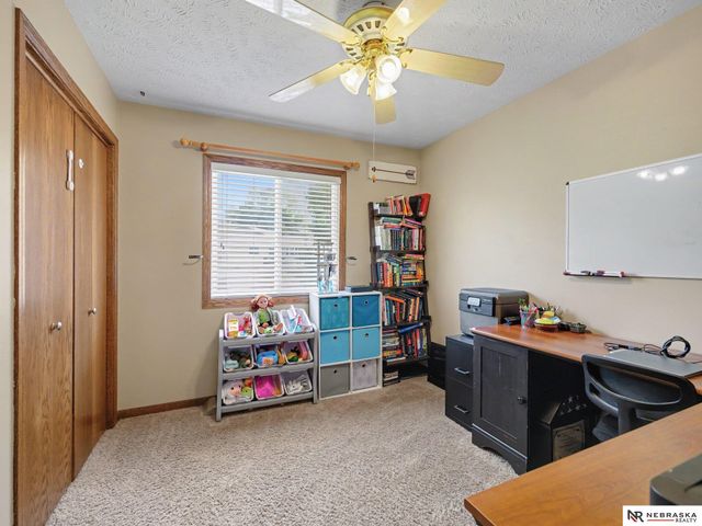 904 Evergreen Avenue, Bellevue, NE 68005