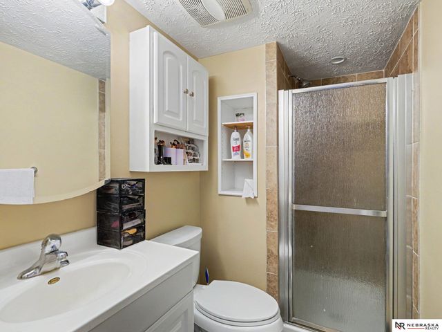 904 Evergreen Avenue, Bellevue, NE 68005
