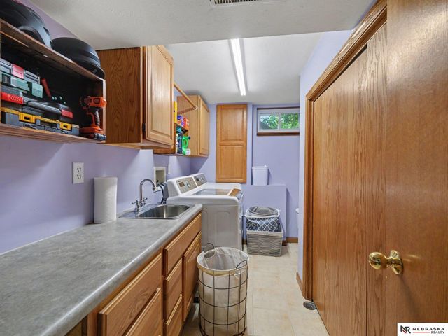904 Evergreen Avenue, Bellevue, NE 68005