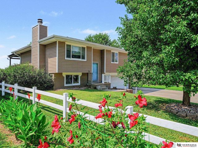 904 Evergreen Avenue, Bellevue, NE 68005