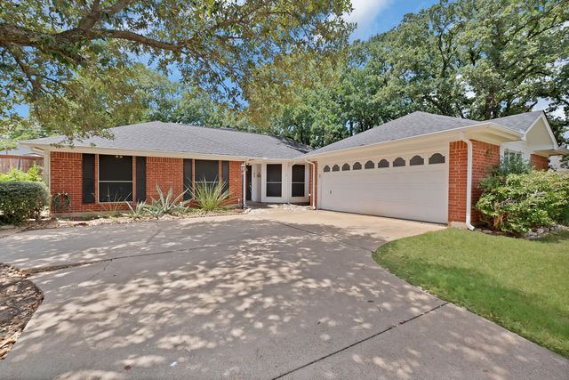 105 Arthur Drive, Kennedale, TX 76060