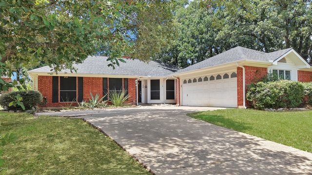 105 Arthur Drive, Kennedale, TX 76060