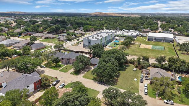 105 Arthur Drive, Kennedale, TX 76060