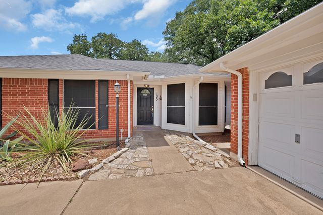 105 Arthur Drive, Kennedale, TX 76060