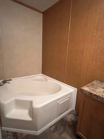 500 Akersville Rd, Lafayette, TN 37083