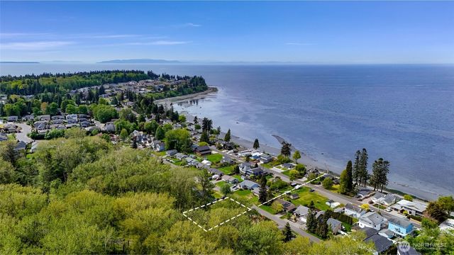 7050 Helweg Lane, Blaine, WA 98230