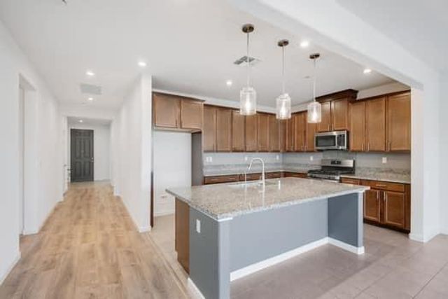 7447 Darque Way, Elk Grove, CA 95757