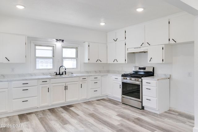 2031 S Murphy Avenue, Joplin, MO 64804