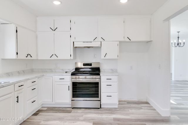 2031 S Murphy Avenue, Joplin, MO 64804