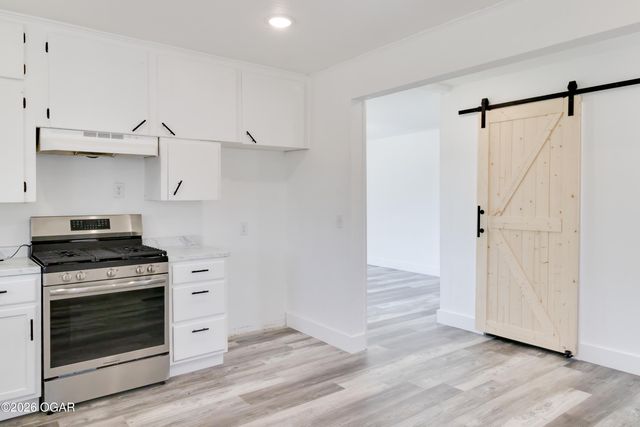 2031 S Murphy Avenue, Joplin, MO 64804