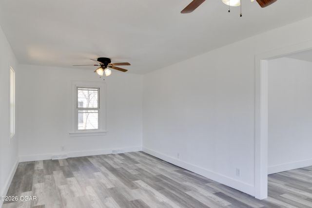 2031 S Murphy Avenue, Joplin, MO 64804