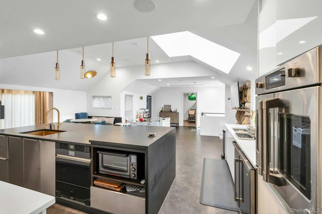 3 Maple Street, Glenwood Landing, NY 11547