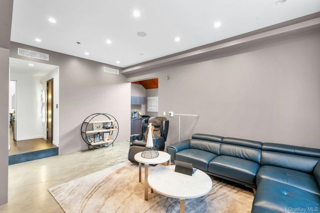 3 Maple Street, Glenwood Landing, NY 11547