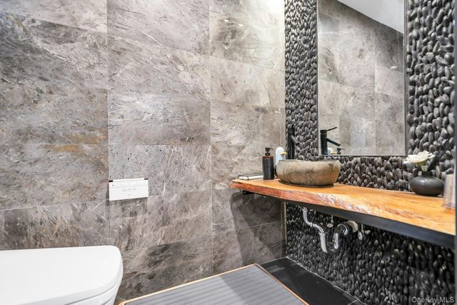 3 Maple Street, Glenwood Landing, NY 11547