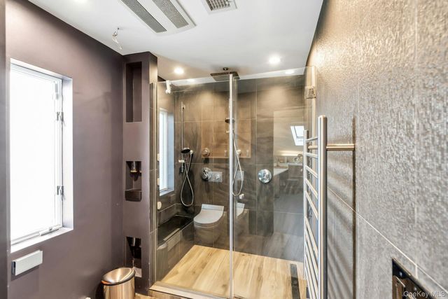 3 Maple Street, Glenwood Landing, NY 11547