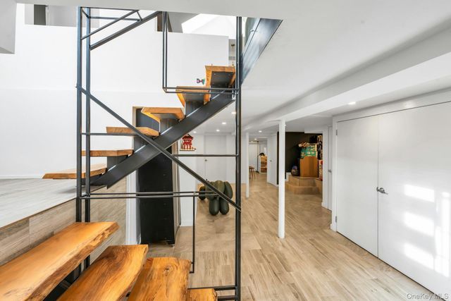 3 Maple Street, Glenwood Landing, NY 11547