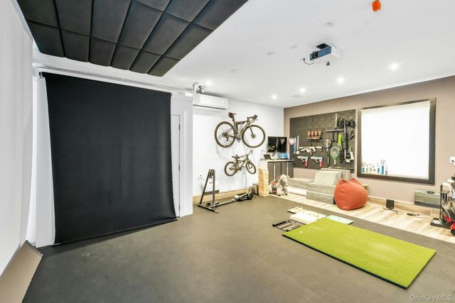 3 Maple Street, Glenwood Landing, NY 11547