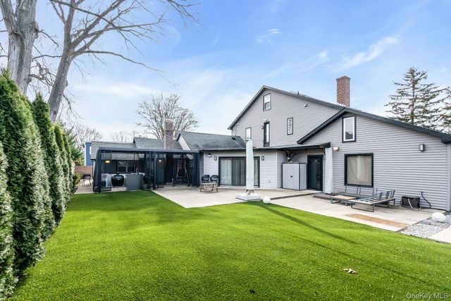 3 Maple Street, Glenwood Landing, NY 11547