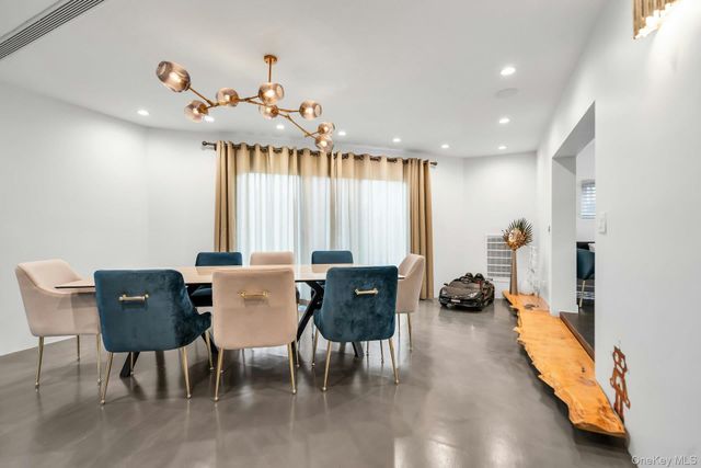 3 Maple Street, Glenwood Landing, NY 11547