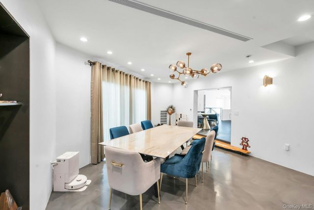 3 Maple Street, Glenwood Landing, NY 11547