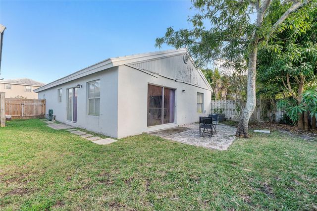 6762 Fern Place, Pompano Beach, FL 33063