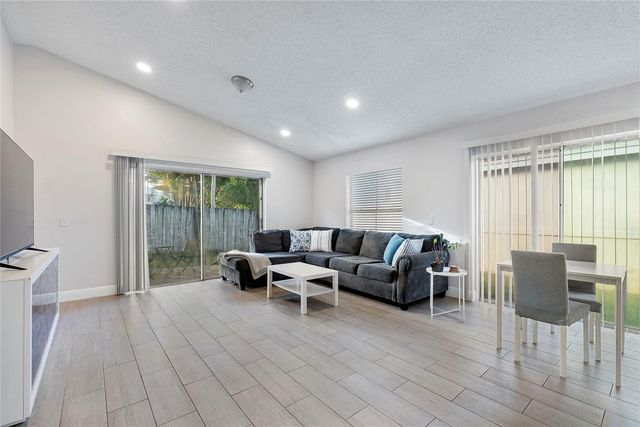 6762 Fern Place, Pompano Beach, FL 33063