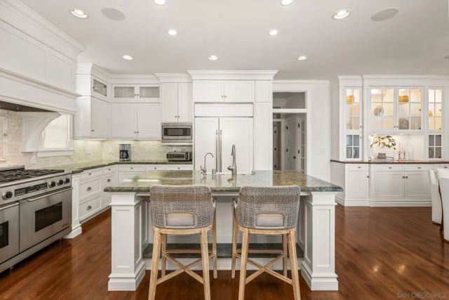 839 Pomona, Coronado, CA 92118