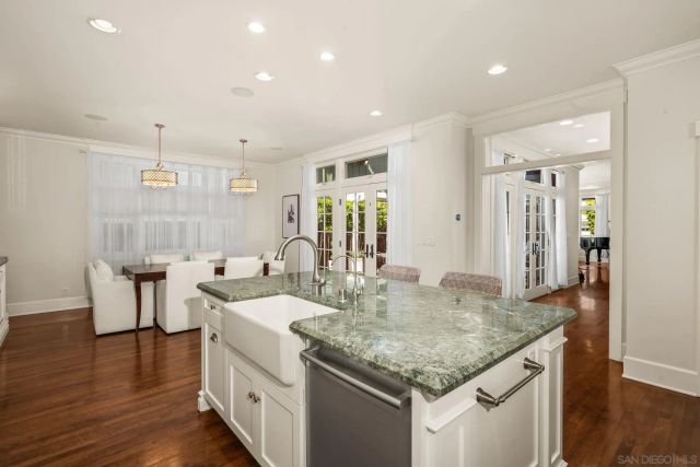 839 Pomona, Coronado, CA 92118