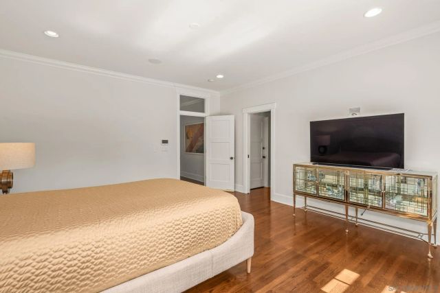839 Pomona, Coronado, CA 92118