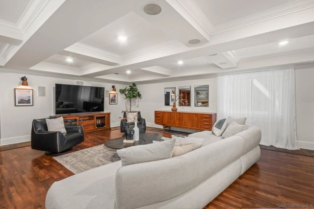 839 Pomona, Coronado, CA 92118
