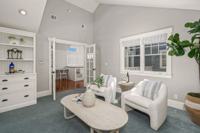 839 Pomona, Coronado, CA 92118