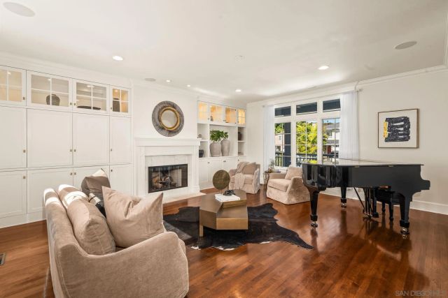 839 Pomona, Coronado, CA 92118