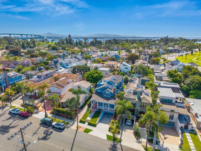 839 Pomona, Coronado, CA 92118
