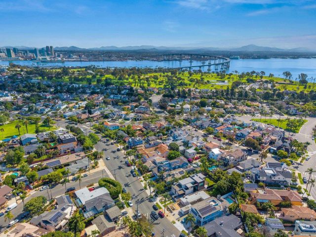 839 Pomona, Coronado, CA 92118