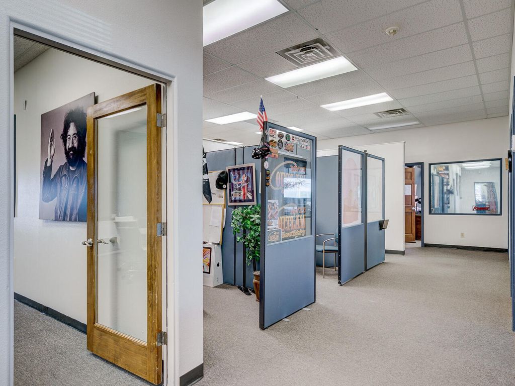 Image 10 of property listing at 2502 CAMINO ENTRADA, Santa Fe, NM 87507