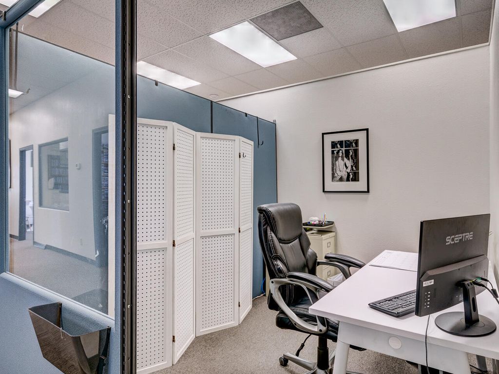 Image 11 of property listing at 2502 CAMINO ENTRADA, Santa Fe, NM 87507