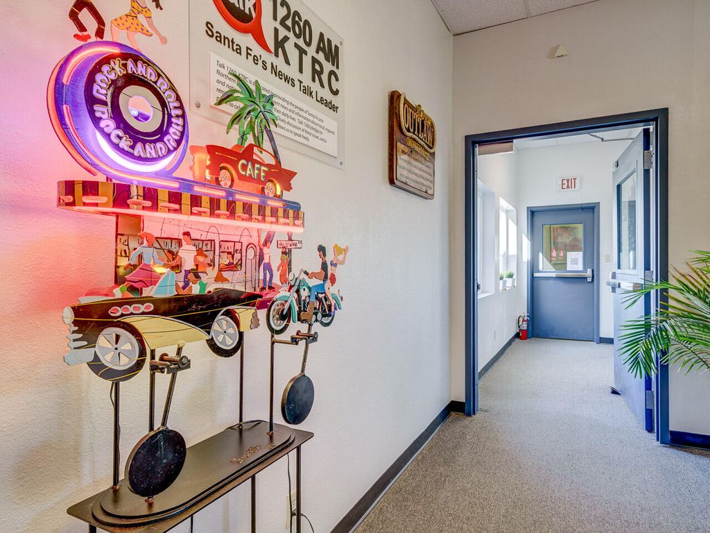 Image 17 of property listing at 2502 CAMINO ENTRADA, Santa Fe, NM 87507