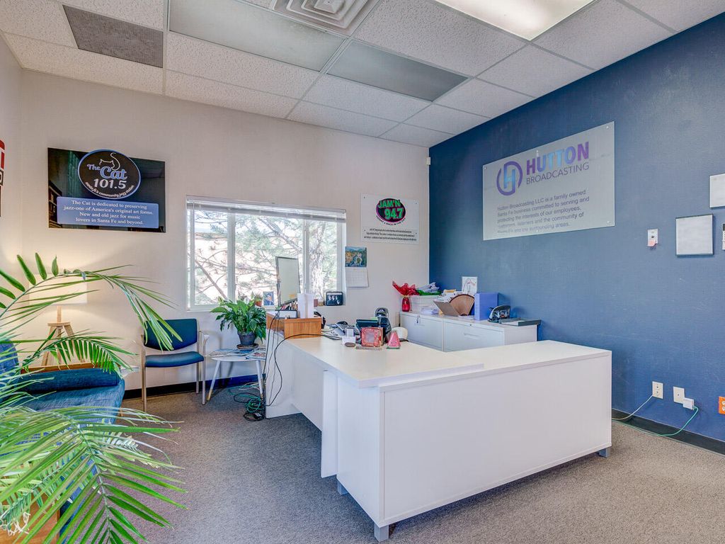 Image 5 of property listing at 2502 CAMINO ENTRADA, Santa Fe, NM 87507