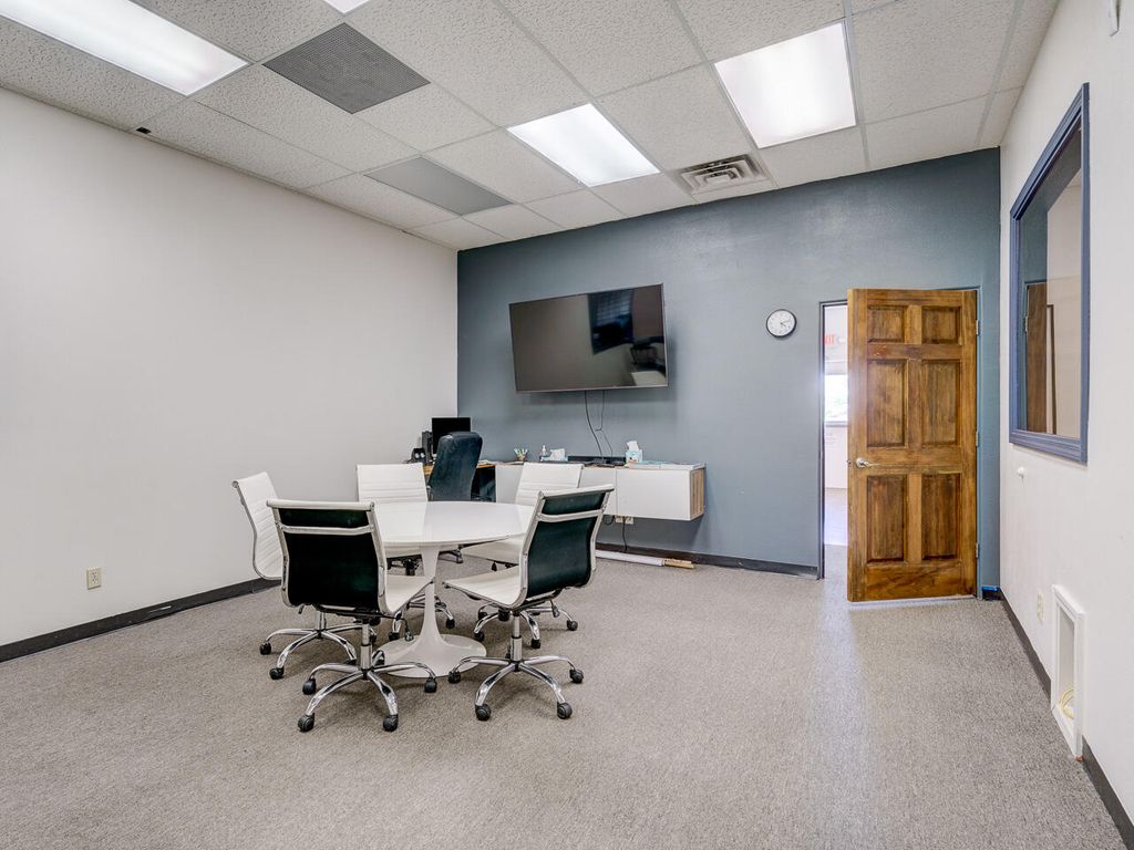 Image 7 of property listing at 2502 CAMINO ENTRADA, Santa Fe, NM 87507