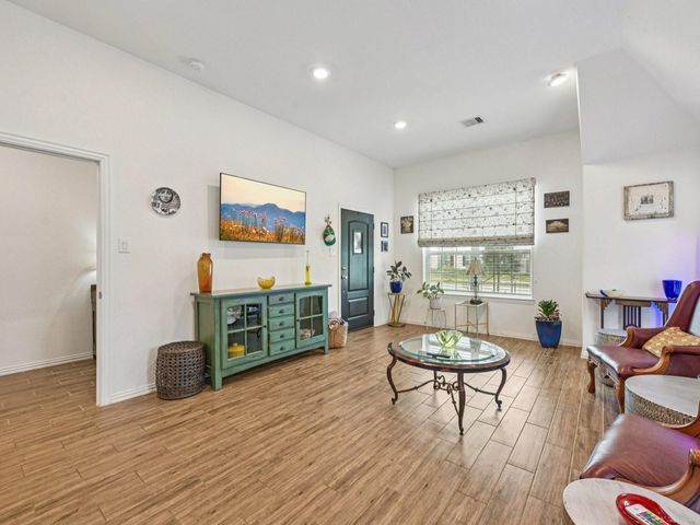 15014 Lake Shore Avenue, Mont Belvieu, TX 77523